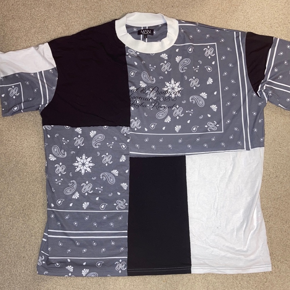 BooHooMan Bandana Print T-shirt size XL
